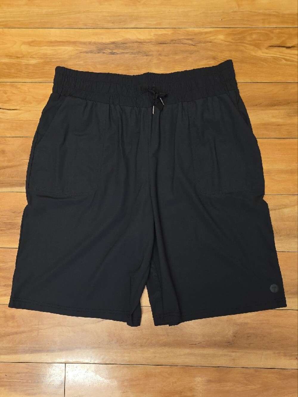 Tribal Sport Black Pull-On Performance Bermuda Shorts with Tie Waist Size Large
